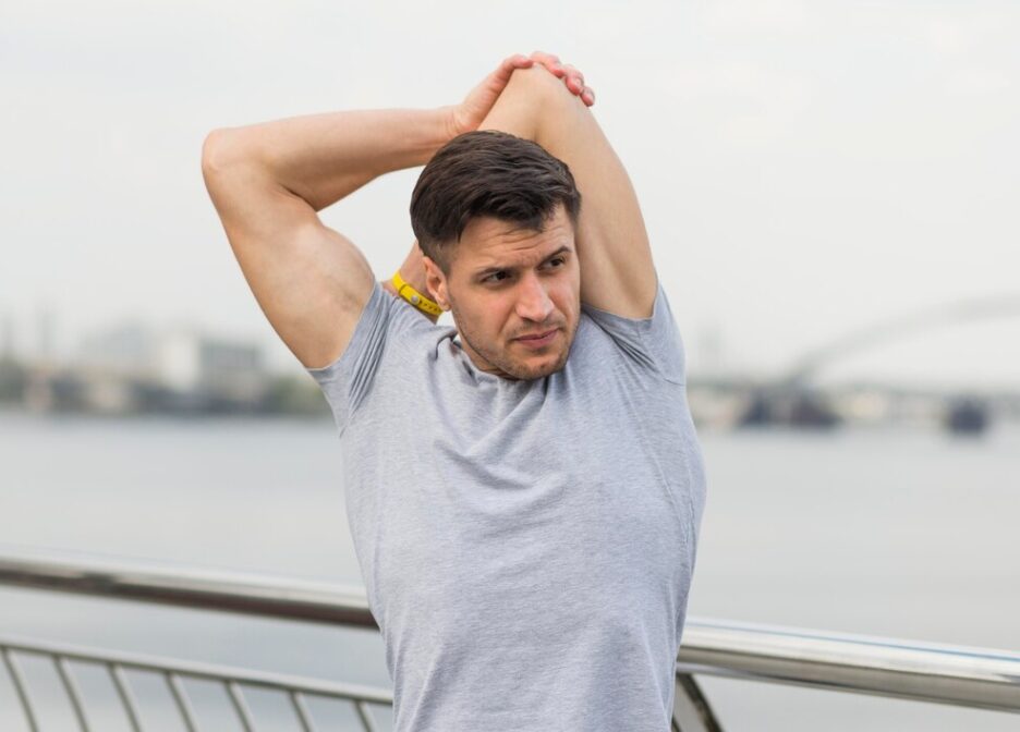 Top 4 stretches to reduce neck and shoulder pain